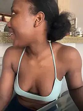 Manlykellya_ on StripChat