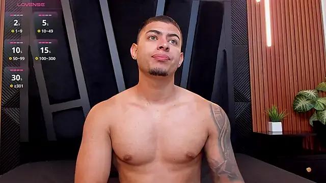 marco_garciia_ on StripChat