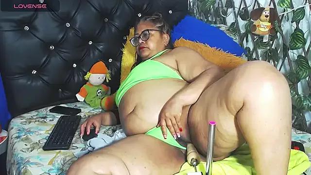 mature_beautiful on StripChat