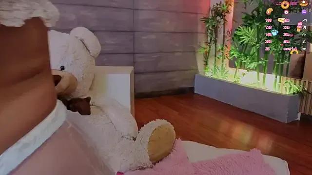 Freechat MeganAdamms on StripChat