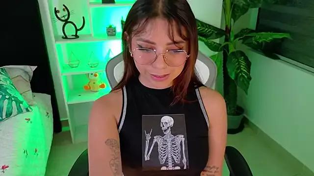 melany_naa on StripChat