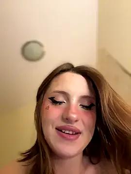 Melissa_cum on StripChat