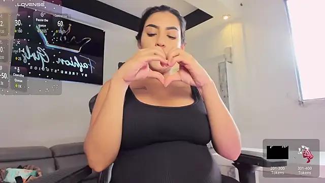 MelodySnow — show boobs