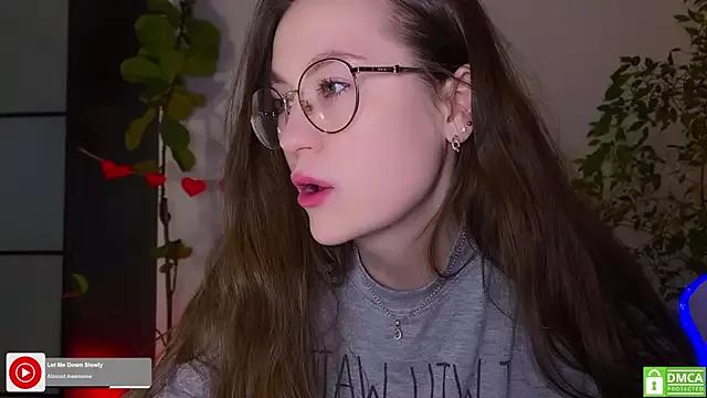 mia_here on StripChat