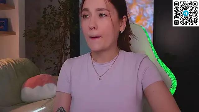 mia_here on StripChat