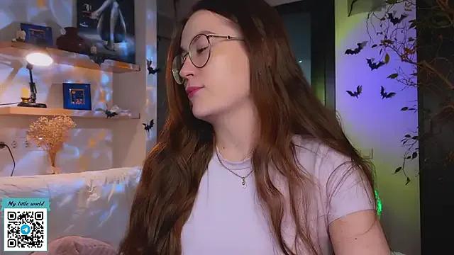 mia_here on StripChat