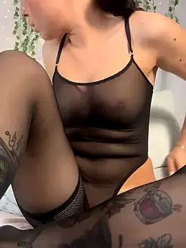 MiaNell on StripChat