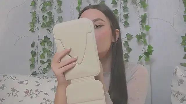 MiaNell on StripChat