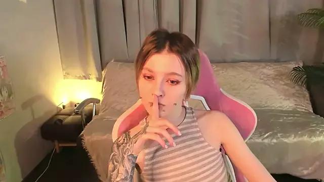 MiraVelle on StripChat