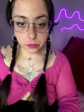 Freechat Mizztikaa on StripChat