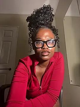 Moonzy77 on StripChat