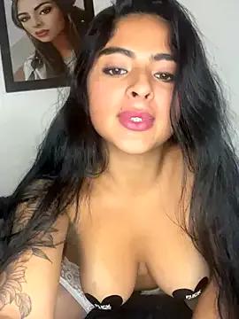 morenaQueen_ on StripChat