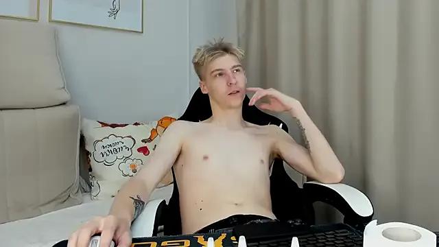 MrSexyCum4U on StripChat