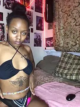 naughtybitches5 on StripChat