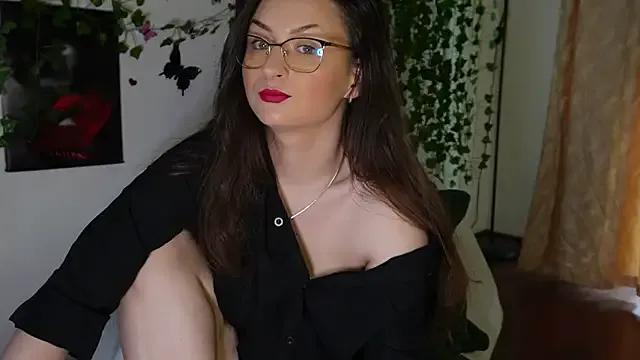 NaughtYHomemadE on StripChat