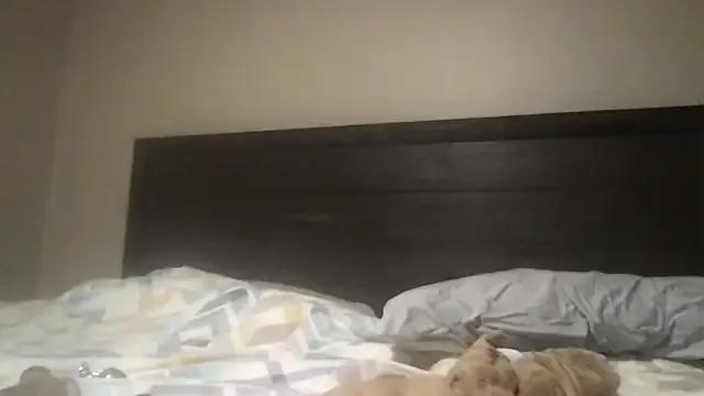 nekowaifuuu on StripChat