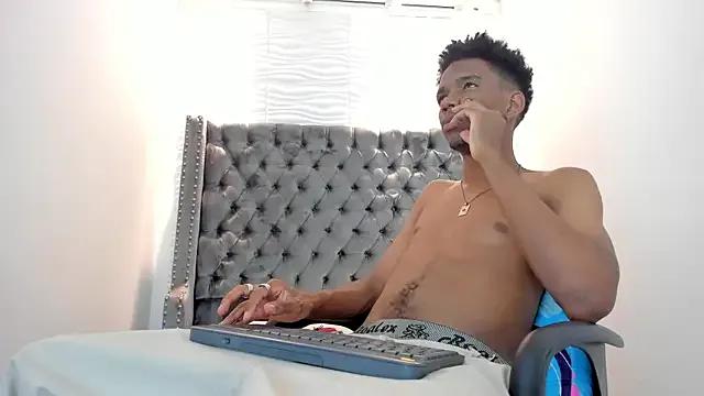 nero_reyd on StripChat