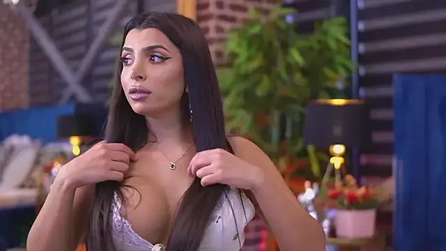 NicoleCellini on StripChat