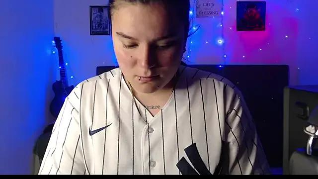 Nika_1_ on StripChat