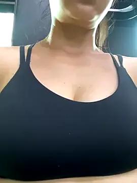 Ninazhang on StripChat