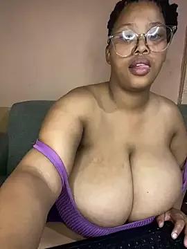 NonoGotBoobies on StripChat