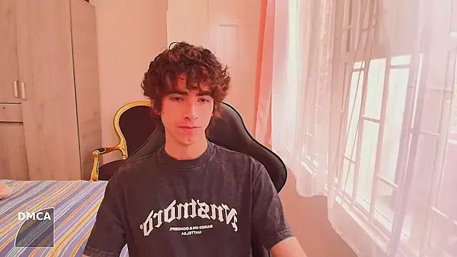 Nude_Boy18 on StripChat