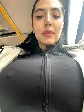 oh_nina on StripChat