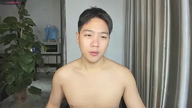 Oliver_Nl on StripChat