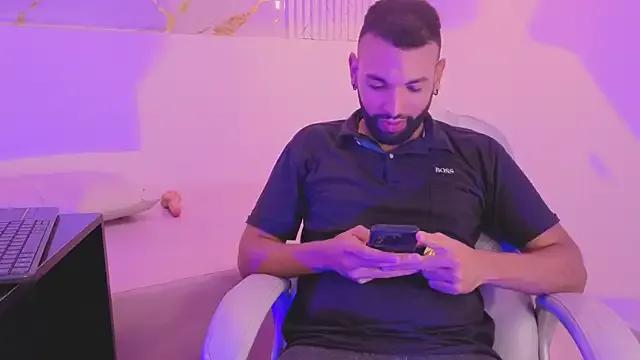 onlymen2025 — take off shorts