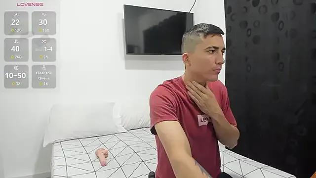 pareja_curiosa19 on StripChat