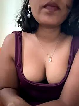 priyadevi17 on StripChat