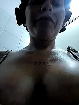 Freechat Queen_lorena on StripChat