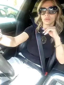 QuenMonicaUK on StripChat