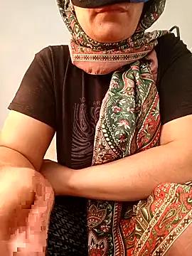 Raperin2545 on StripChat