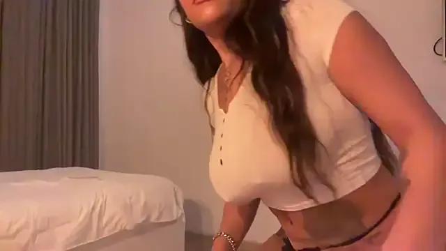 Freechat realrockybee1 on StripChat