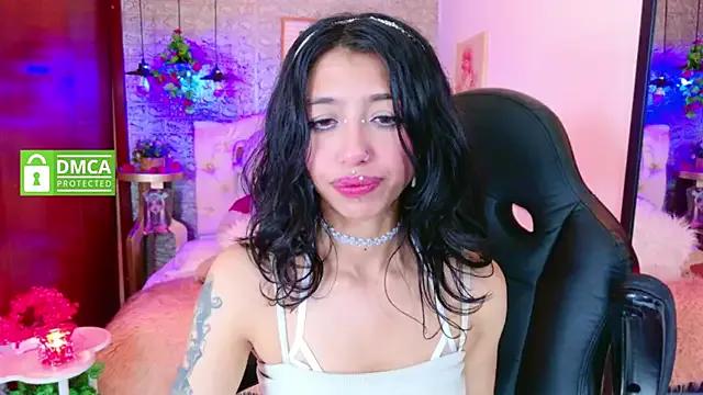 REDHOTTER_ on StripChat