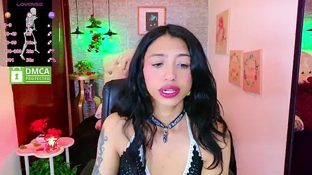 REDHOTTER_ on StripChat