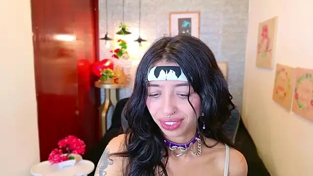 REDHOTTER_ on StripChat