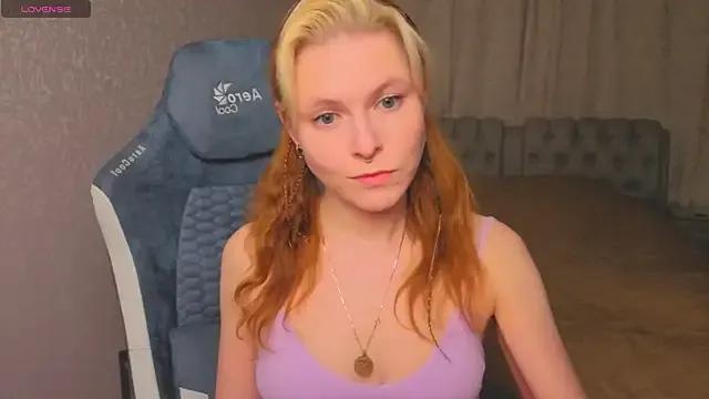 rocky_foxy on StripChat