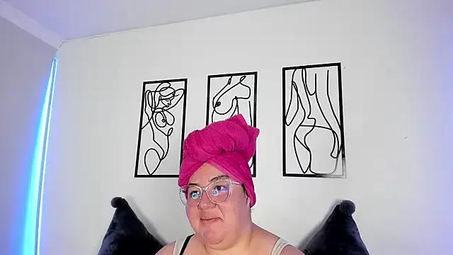 RubyPirsso18 — BOUNCING BIG BOOBS 