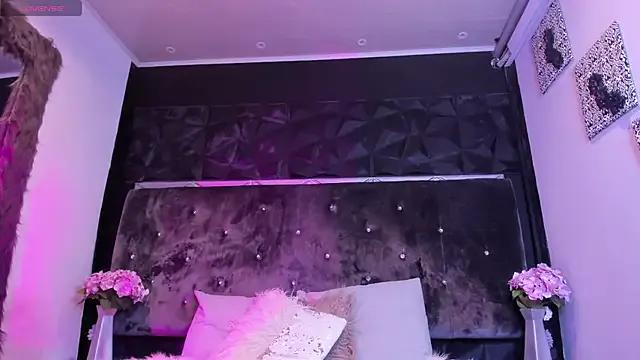 salem_rose on StripChat