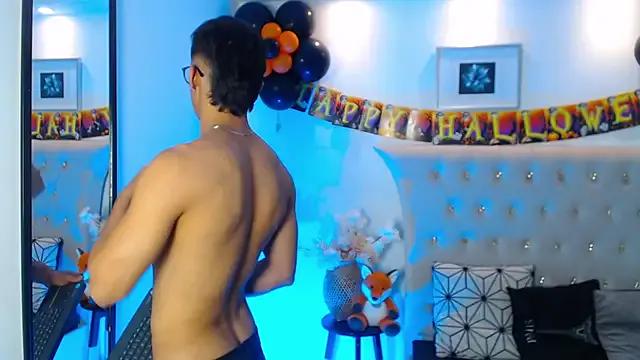 SalvadorFit on StripChat