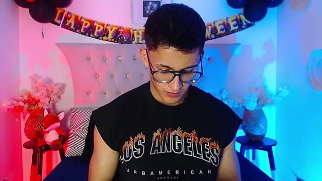 SalvadorFit on StripChat