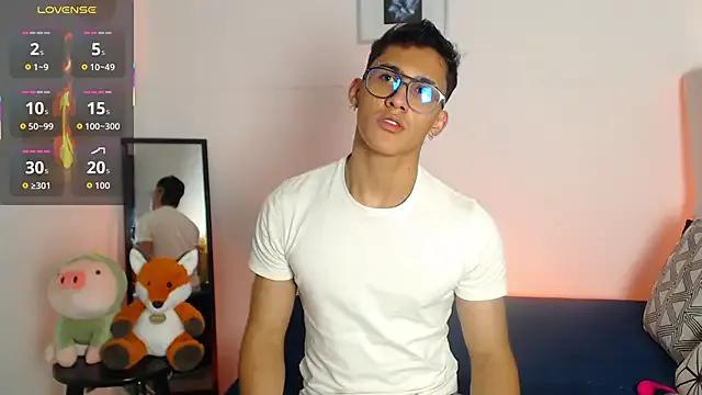 SalvadorFit on StripChat