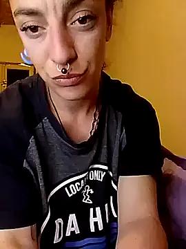 Freechat SalyTredelMonte on StripChat