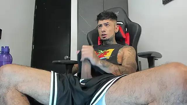sergiio_mesa27 on StripChat