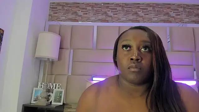 ShaniaBrownn on StripChat