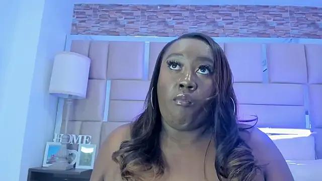 ShaniaBrownn on StripChat