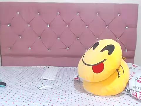 sharonbrown28 on StripChat