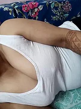 Freechat shivani_77777 on StripChat